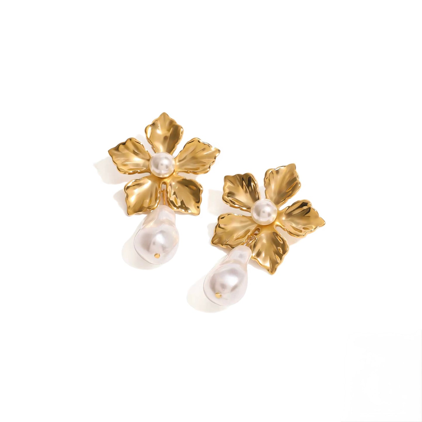 HEARTSTRINGS EARRINGS