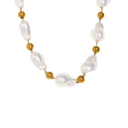 BOLD NECKLACES